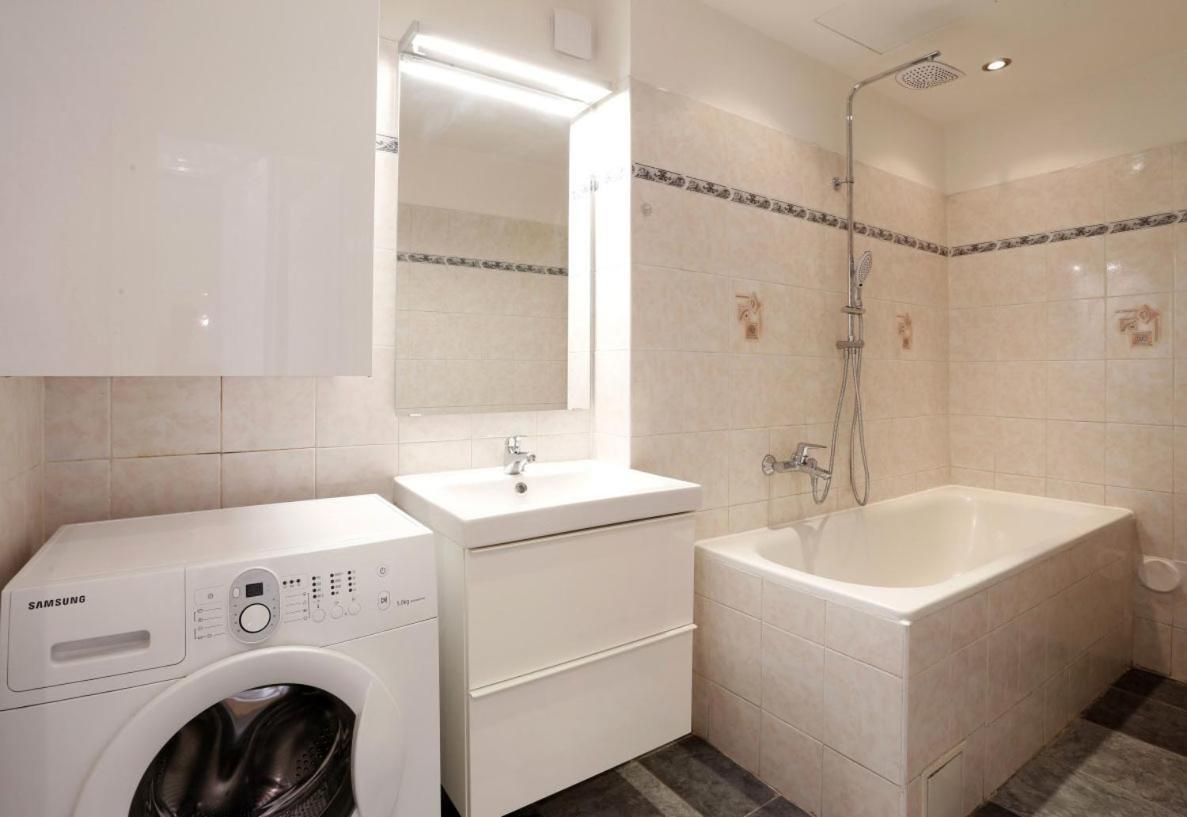 Apartment Near The Charles Bridge Prague Phòng bức ảnh